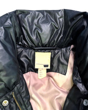 Load image into Gallery viewer, Levi’s Longline Duck Down Quilted Puffer Jacket in Black