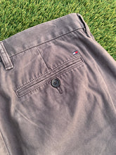 Load image into Gallery viewer, Chino Pant in Grey<br/>Preloved - Bisy Clothing