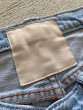 Load image into Gallery viewer, MOTHER Size 29 Superior Denim Distressed Jeans in Light Blue - Bisy Clothing