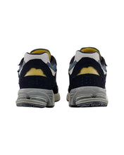 Load image into Gallery viewer, New Balance 2002R Protection Pack Dark Navy ⏐ Size US9 - Bisy Clothing