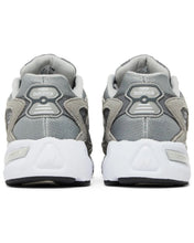 Load image into Gallery viewer, New Balance 725 in Grey - Bisy Clothing