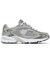 Load image into Gallery viewer, New Balance 725 in Grey - Bisy Clothing