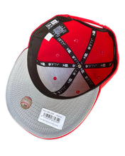 Load image into Gallery viewer, New Era New York Yankees 950 Snapback Cap in Red / Black - Bisy Clothing
