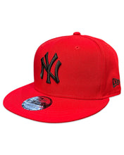 Load image into Gallery viewer, New Era New York Yankees 950 Snapback Cap in Red / Black - Bisy Clothing