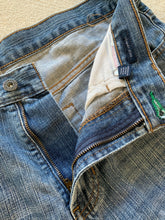 Load image into Gallery viewer, TOMMY HILFIGER Size W32 Straight Leg Denim Blue Jean 620622 - Bisy Clothing