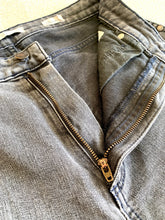 Load image into Gallery viewer, WRANGLER Size 10 Liv High Waisted Denim Jean in Charcoal - Bisy Clothing