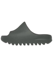將圖片載入圖庫檢視器 Adidas Yeezy Slide in Dark Onyx Kids (2022)