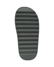 將圖片載入圖庫檢視器 Adidas Yeezy Slide in Dark Onyx Kids (2022)