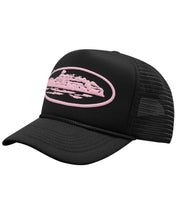 將圖片載入圖庫檢視器 Corteiz Alcatraz Puff Print Trucker Hat in Black and Purple (2024)