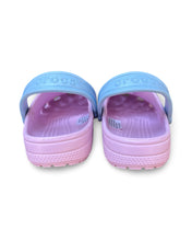 將圖片載入圖庫檢視器 Crocs Classic Sweets Clogs in Ballerina Pink (2024)