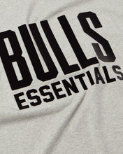 將圖片載入圖庫檢視器 Essentials Fear of God x NBA Chicago Bulls Tee Warm Heather (2024)