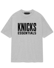將圖片載入圖庫檢視器 Essentials Fear of God x NBA NY Knicks Tee Warm Heather (2024)