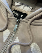 將圖片載入圖庫檢視器 Geedup Handstyle Bally Jacket Grey and White + Built in Ski Mask (2025)