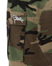 Load image into Gallery viewer, Geedup Handstyle Cargo Short Camo Green (2025)