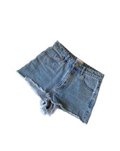 將圖片載入圖庫檢視器 Abrand High Relaxed Denim Shorts in Blue ⏐ Size 10