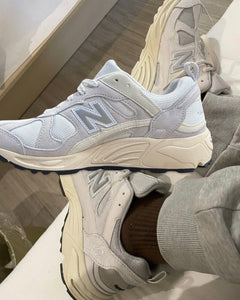 New Balance 878 in Light Grey (2023)