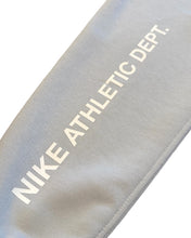 Load image into Gallery viewer, Nike NSW Swoosh Cargo Fleece Pants in Grey
