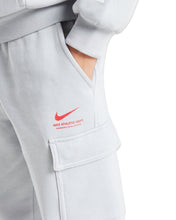 Load image into Gallery viewer, Nike NSW Swoosh Cargo Fleece Pants in Grey