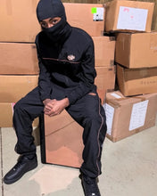 將圖片載入圖庫檢視器 Syna World Can’t Rush Greatness Shell Tracksuit in Rose Gold and Black (2025)