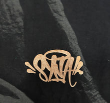 將圖片載入圖庫檢視器 Syna World Can’t Rush Greatness Shell Tracksuit in Rose Gold and Black (2025)