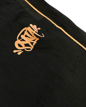 將圖片載入圖庫檢視器 Syna World Can’t Rush Greatness Shell Tracksuit in Rose Gold and Black (2025)