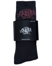 將圖片載入圖庫檢視器 Syna World by Central Cee Twin Pack Socks in Black and Burgundy