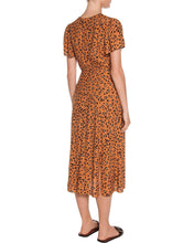 將圖片載入圖庫檢視器 Veronika Maine Tan Leopard V Neck Midi Dress