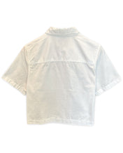 將圖片載入圖庫檢視器 Calvin Klein Jeans Cropped Short Sleeve Shirt in White - Bisy Clothing