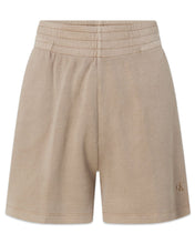 將圖片載入圖庫檢視器 Calvin Klein Jeans Relaxed Waffle Cotton Shorts Shittake Brown - Bisy Clothing