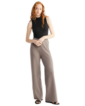 將圖片載入圖庫檢視器 Calvin Klein Ribbed Wide Leg Pant in Desert Brown - Bisy Clothing