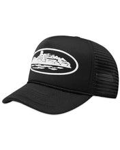Load image into Gallery viewer, Corteiz Alcatraz Premium Puff Print Trucker Hat in Black / White (2025) - Bisy Clothing