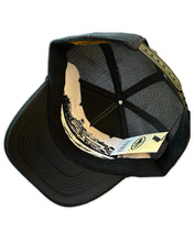 Load image into Gallery viewer, Corteiz Alcatraz Premium Puff Print Trucker Hat in Black / White (2025) - Bisy Clothing