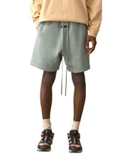 將圖片載入圖庫檢視器 Essentials Fear of God Fleece Sweatshorts in Sycamore (2023) - Bisy Clothing