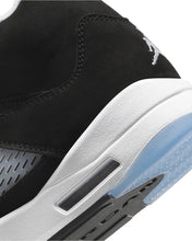 將圖片載入圖庫檢視器 Jordan Air Jordan 5 Retro Oreo ⏐ Size US10 - Bisy Clothing