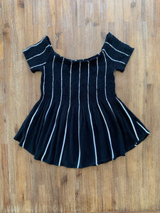KENDALL & KYLIE Size M Kardashian Off Shoulder Top in Black DEC76 - Bisy Clothing