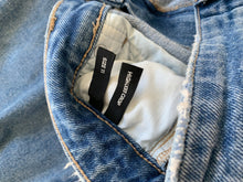 Load image into Gallery viewer, LEE Size 11 High Licks Crop Distressed Denim Mom Jeans JAN1021 - Bisy Clothing