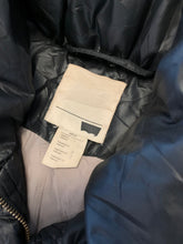 Load image into Gallery viewer, Levi&#39;s Longline Puff Quilted Coat Black ⏐ Size S - Bisy Clothing