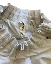 將圖片載入圖庫檢視器 Lorna Jane Woven Jogger Shorts in White - Bisy Clothing