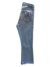 將圖片載入圖庫檢視器 MOTHER Size 29 Superior Denim Distressed Jeans in Light Blue - Bisy Clothing