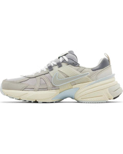 Nike V2K Run 'Light Bone Iron Ore' (W) 2023 - Bisy Clothing