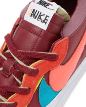 將圖片載入圖庫檢視器 Nike x Kaws x Sacai Blazer Low in Team Red - Bisy Clothing