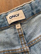 Load image into Gallery viewer, ONLY Size 29 Denim Blue Cut Off Shorts Womens NOV6121 - Bisy Clothing