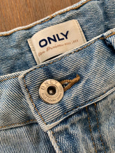 Load image into Gallery viewer, ONLY Size 29 Denim Blue Cut Off Shorts Womens NOV6121 - Bisy Clothing