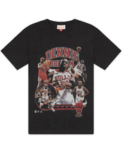 將圖片載入圖庫檢視器 Mitchell &amp; Ness Dennis Rodman Player T-Shirt in Black ⏐ Size S