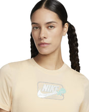 Load image into Gallery viewer, Nike Sportwear Player Cropped in Peach ⏐ Size XS