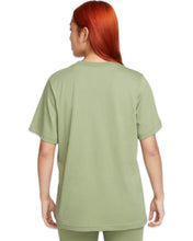 將圖片載入圖庫檢視器 Nike Sportswear Essential Womens Short Sleeve T-Shirt ⏐ Multiple Sizes