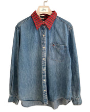 將圖片載入圖庫檢視器 Vintage Long Sleeve Denim Shirt with Plaid Collar ⏐ Size 12