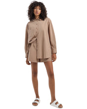 將圖片載入圖庫檢視器 Poplin Pop Oversized Shirt in Camel&lt;br/&gt;New - Bisy Clothing