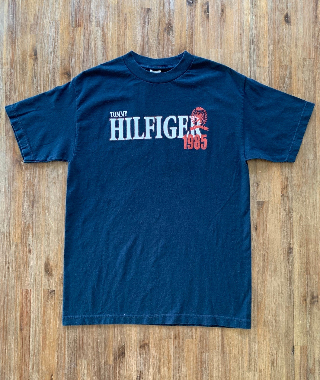 TOMMY HILFIGER Size M Vintage Spellout & Crest Navy T-Shirt Men's MAR8821 - Bisy Clothing