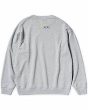 將圖片載入圖庫檢視器 Uniqlo x KAWS x Andy Warhol Crew Sweatshirt in Heather Grey (2024) - Bisy Clothing